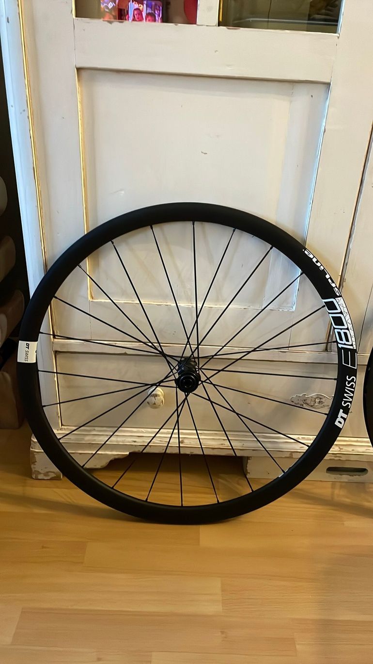 Used Dt Swiss E1800 2023 bike — image 2 of 7