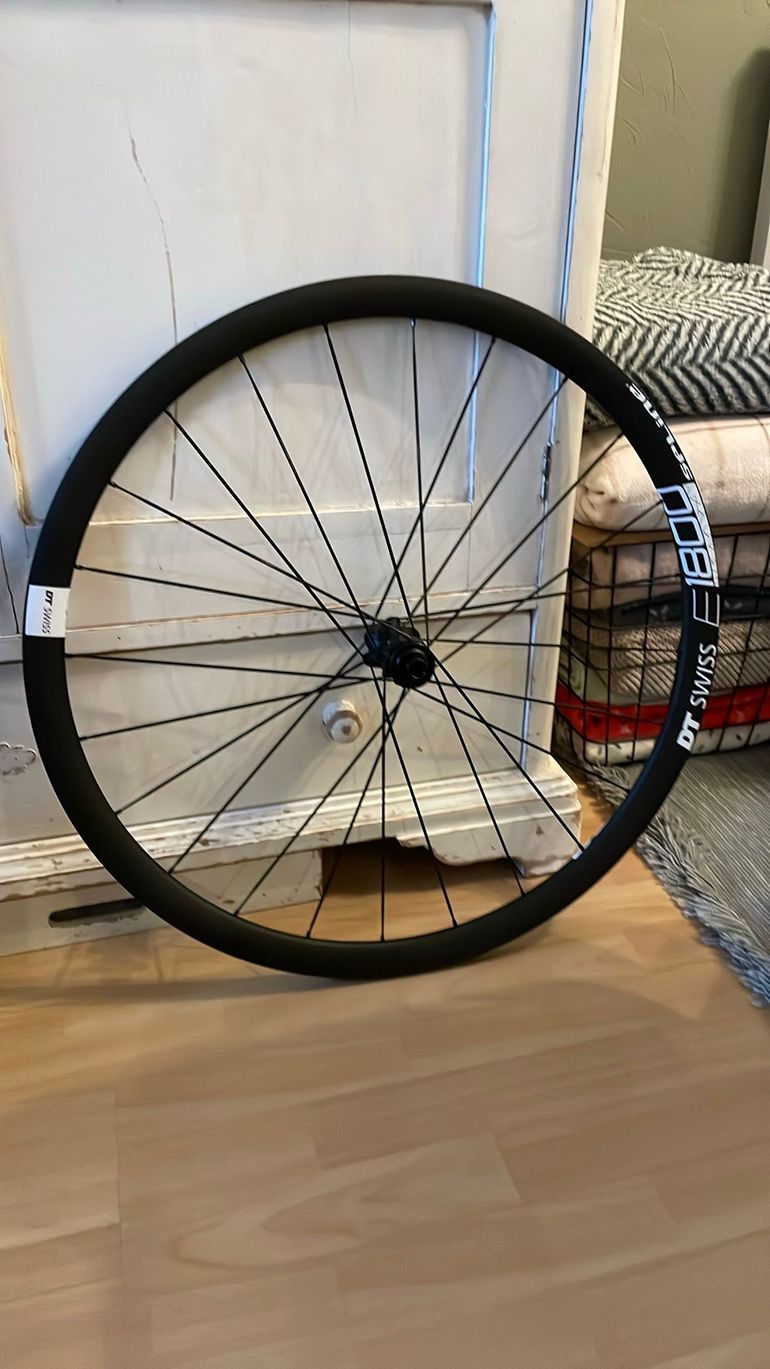 Used Dt Swiss E1800 2023 bike — image 3 of 7