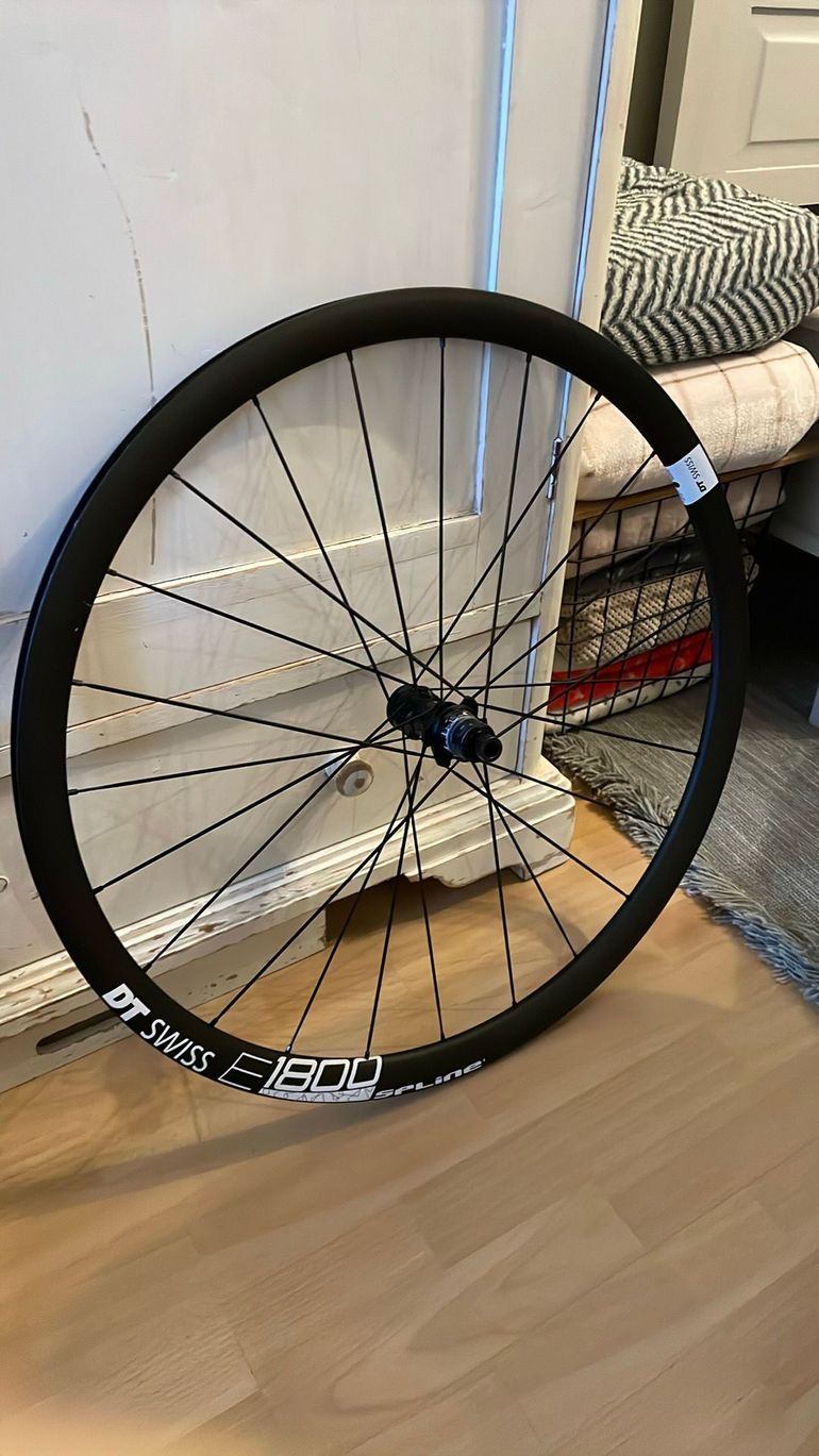 Used Dt Swiss E1800 2023 bike — image 7 of 7