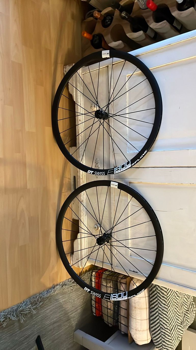 Used Dt Swiss E1800 2023 bike — image 1 of 7
