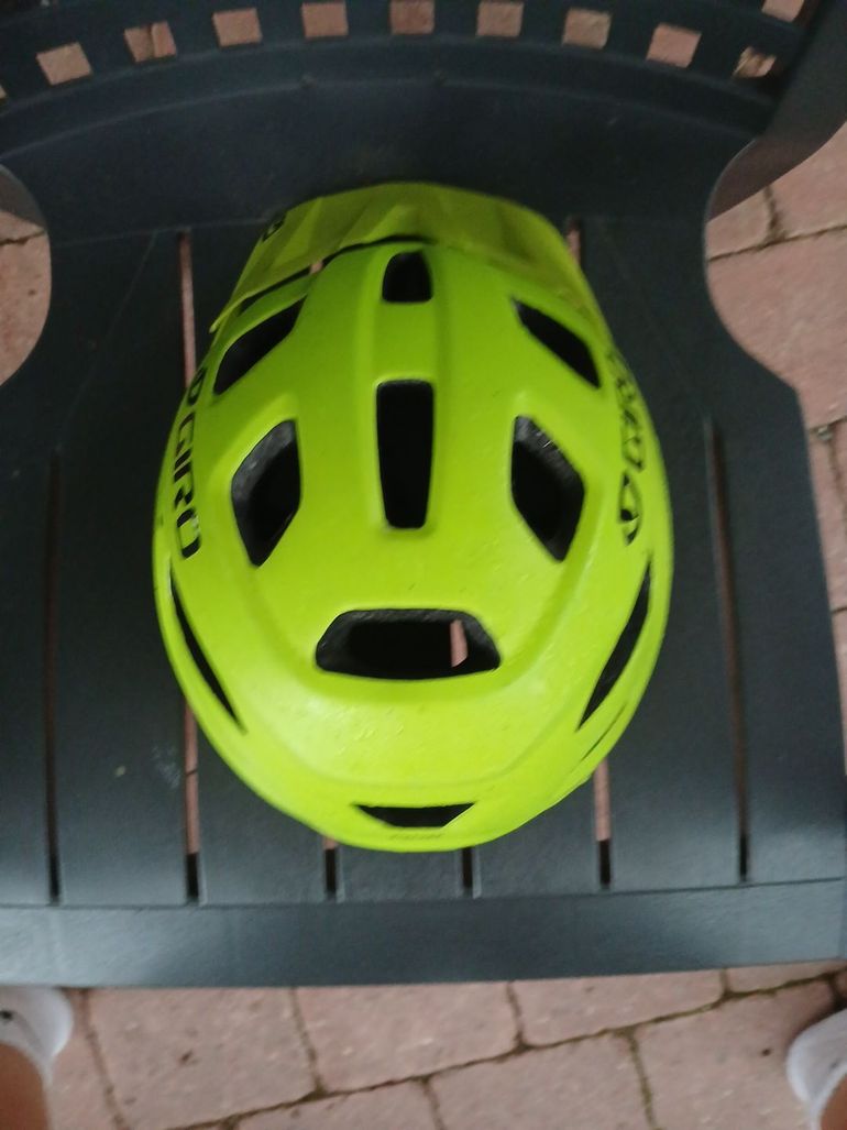 Used Giro Giro Helmet bike — image 2 of 3