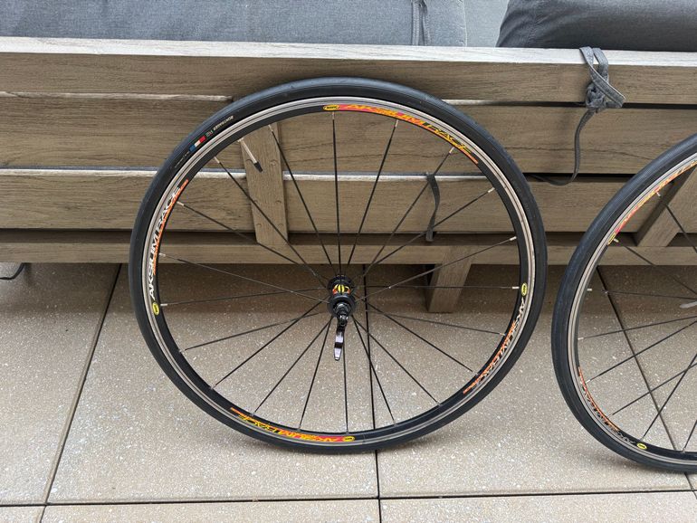 Used Mavic Aksium Race 2016 bike — image 2 of 6