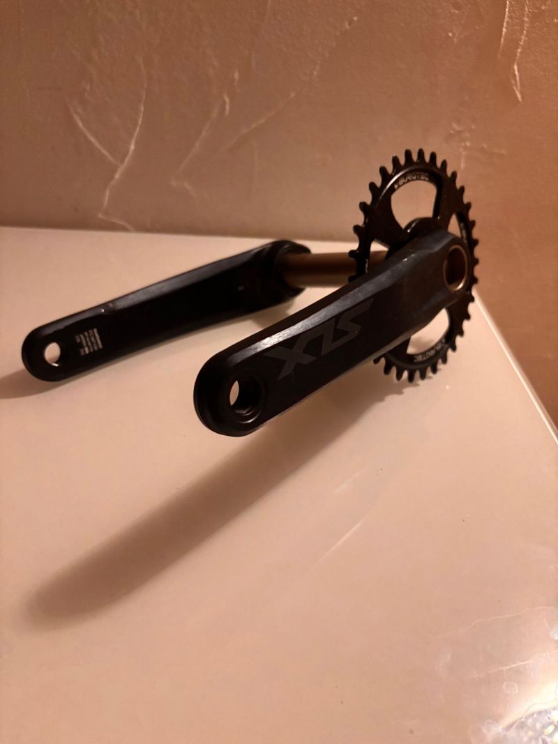 Tweedehands Burgtec plateau 32 dents 2024 Drivetrain & Pedals