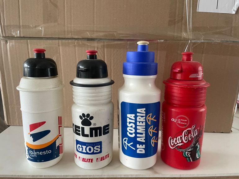 Used otra 50 Botellines/Bidones Ciclismo diferentes equipos 1990 bike — image 8 of 8