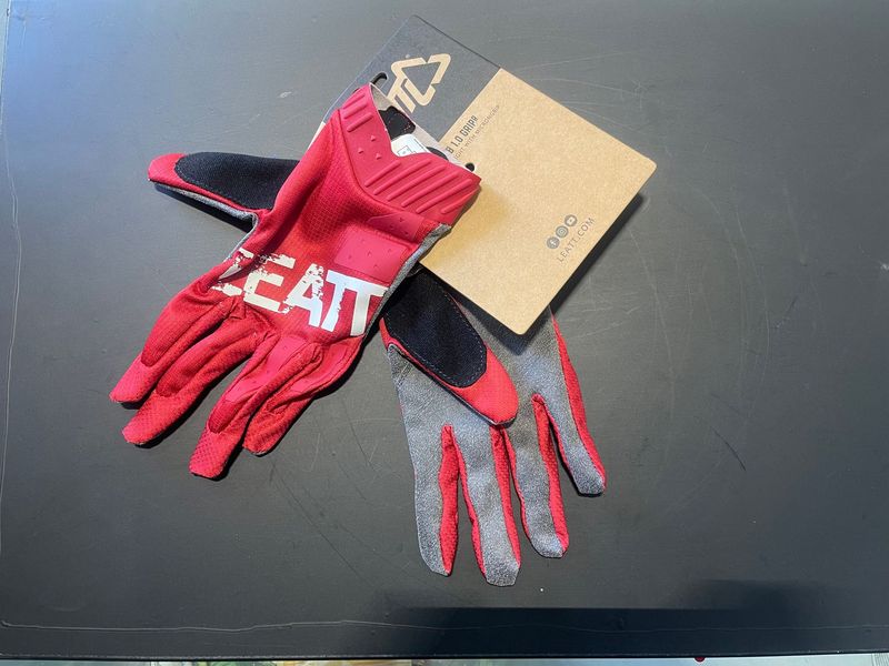 Brugt LEATT Guan 1.5 GripR con palmo in MicronGrip rosso 2025 Cycling Clothing