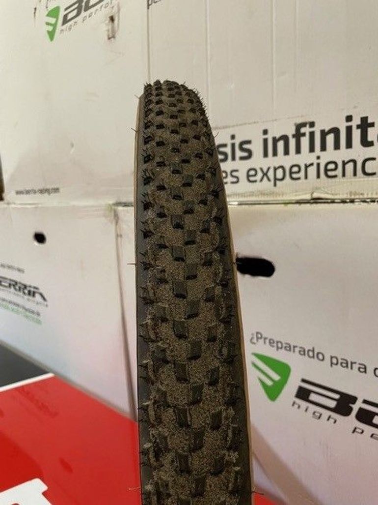 Used Vittoria Barzo 2.2 MTB Tire 2023 bike — image 2 of 2