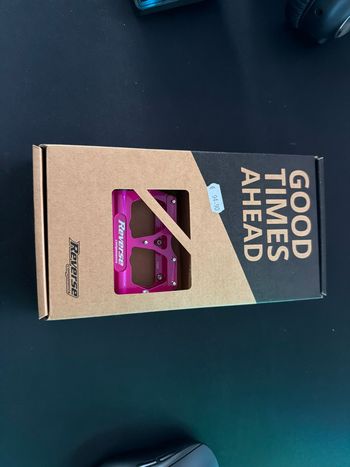Used Reverse Components Reverse Components Escape Pedale – Magenta 2025 bike