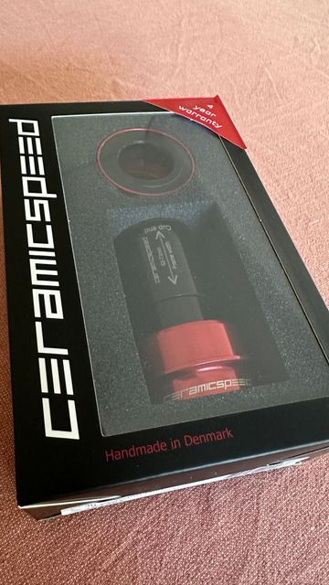 Brugt Ceramicspeed NEW CeramicSpeed PF30 Shimano Bottom Bracket Red Drivetrain & Pedals