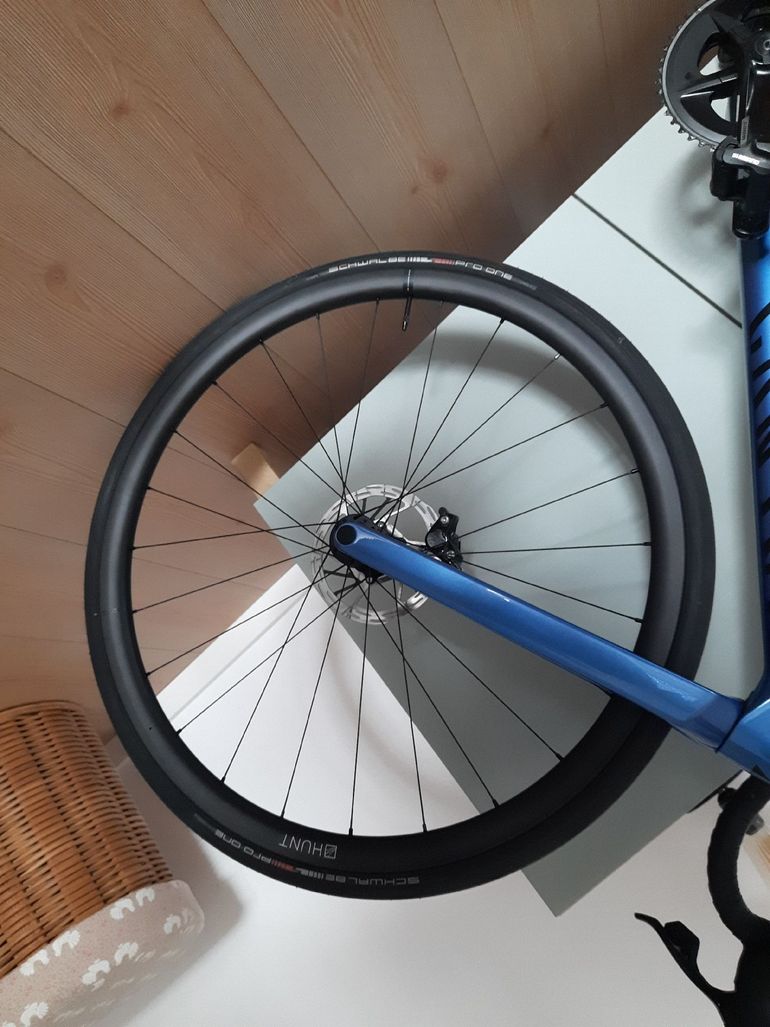 Used Hunt hunt 30mm carbon 2024 bike — image 9 of 10