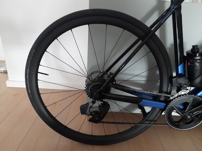 Used Hunt hunt 30mm carbon 2024 bike — image 10 of 10