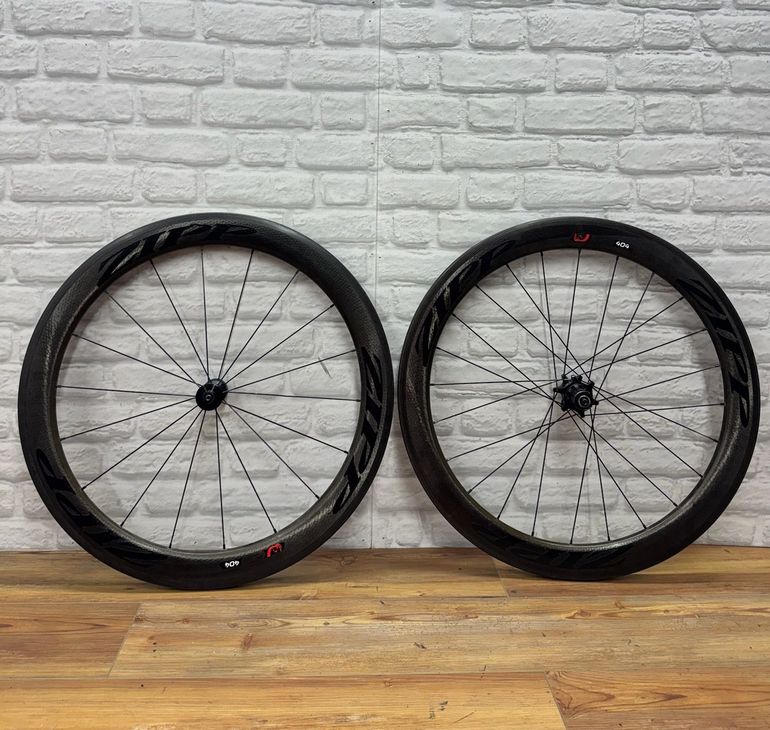 Used Zipp Zipp 404 Firecrest Clincher Rim Brake Wheelset bike — image 1 of 9