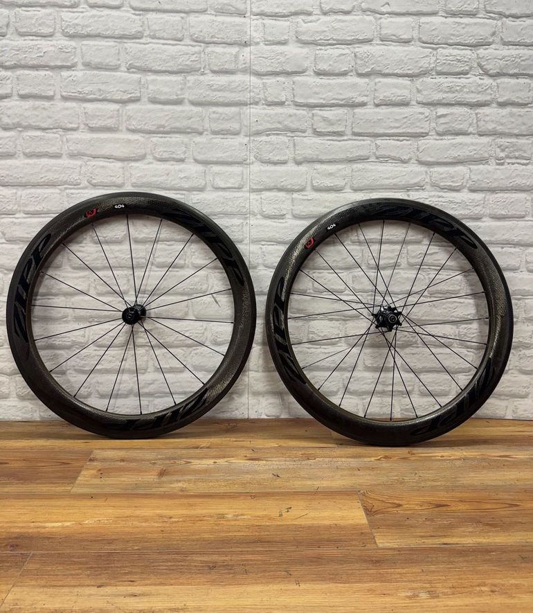 Used Zipp Zipp 404 Firecrest Clincher Rim Brake Wheelset bike — image 9 of 9