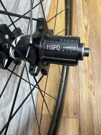 Used Zipp Zipp 404 Firecrest Clincher Rim Brake Wheelset bike — image 4 of 9