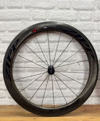 Used Zipp Zipp 404 Firecrest Clincher Rim Brake Wheelset bike — image 8 of 9