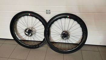 Used Roval Cuore Wheels met 240 DT-Swiss naven 2024 bike — image 2 of 5