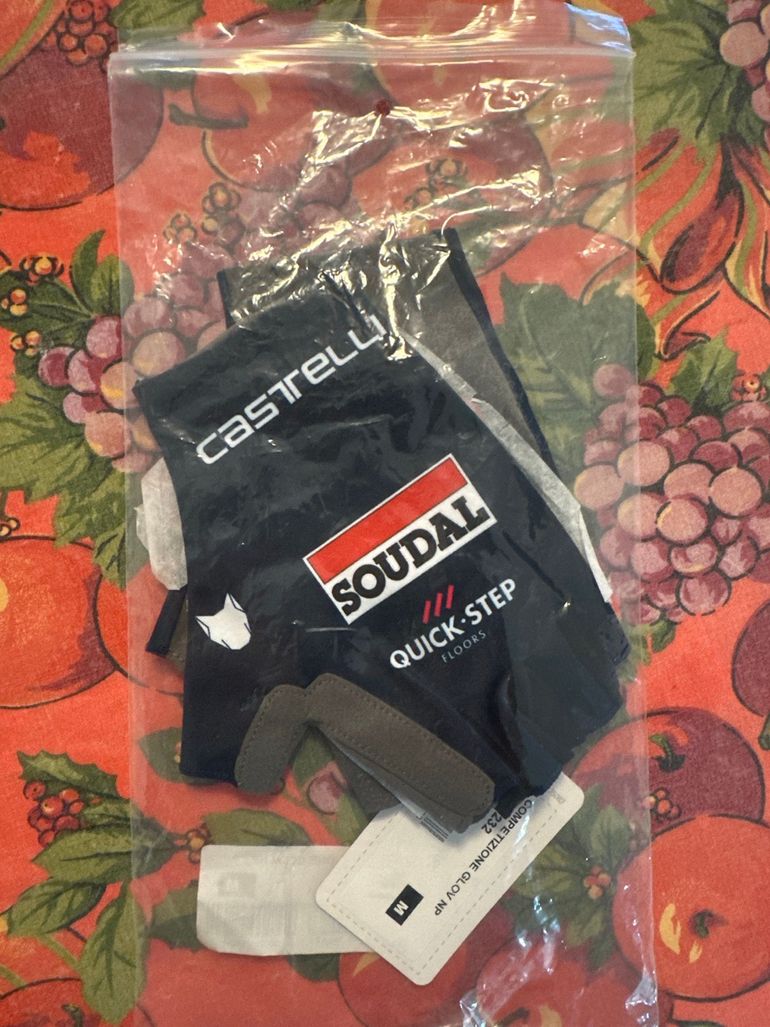 Used Castelli Guanti Soudal Quick Step M 2024 bike — image 2 of 2