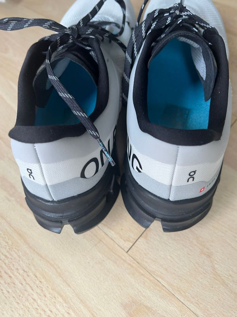 Used On Running Cloudflow Farbe Glacier/Black Größe 9.5 bzw 43 2025 bike — image 5 of 6