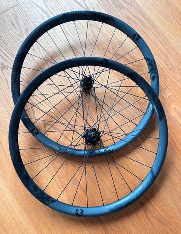 Reynolds Blacklabel Enduro i9 Hydra 27, 5 2022 Wheels d'occasion