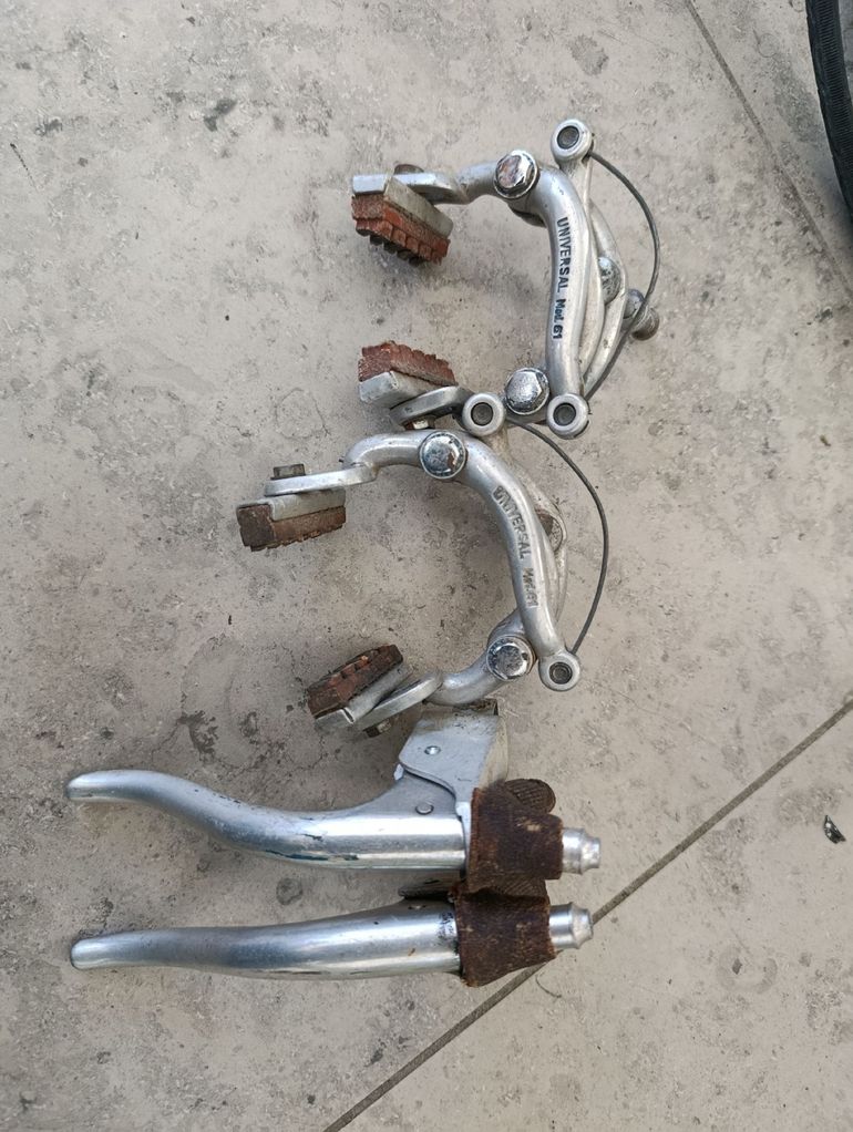 Used Universal UNIVERSAL MOD 61 bike — image 1 of 3