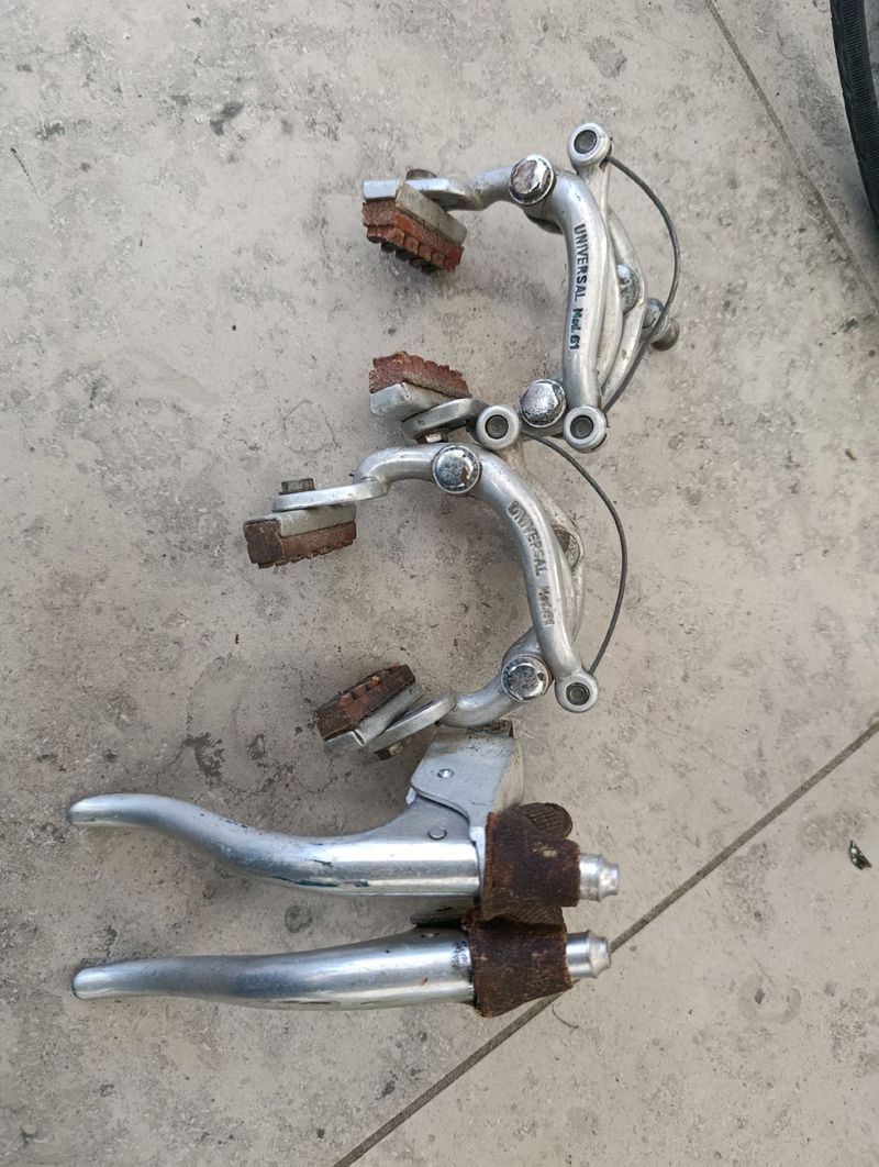 Używany UNIVERSAL MOD 61 bike — zdjęcie 1 z 3