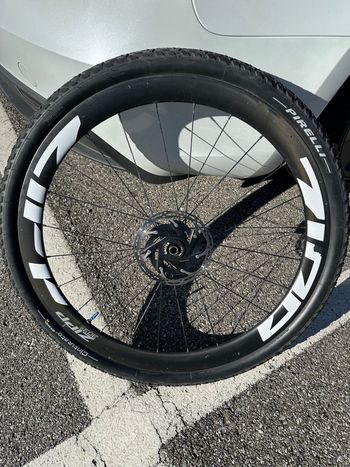 Used Zipp Zipp 303s 2023 bike — image 2 of 6