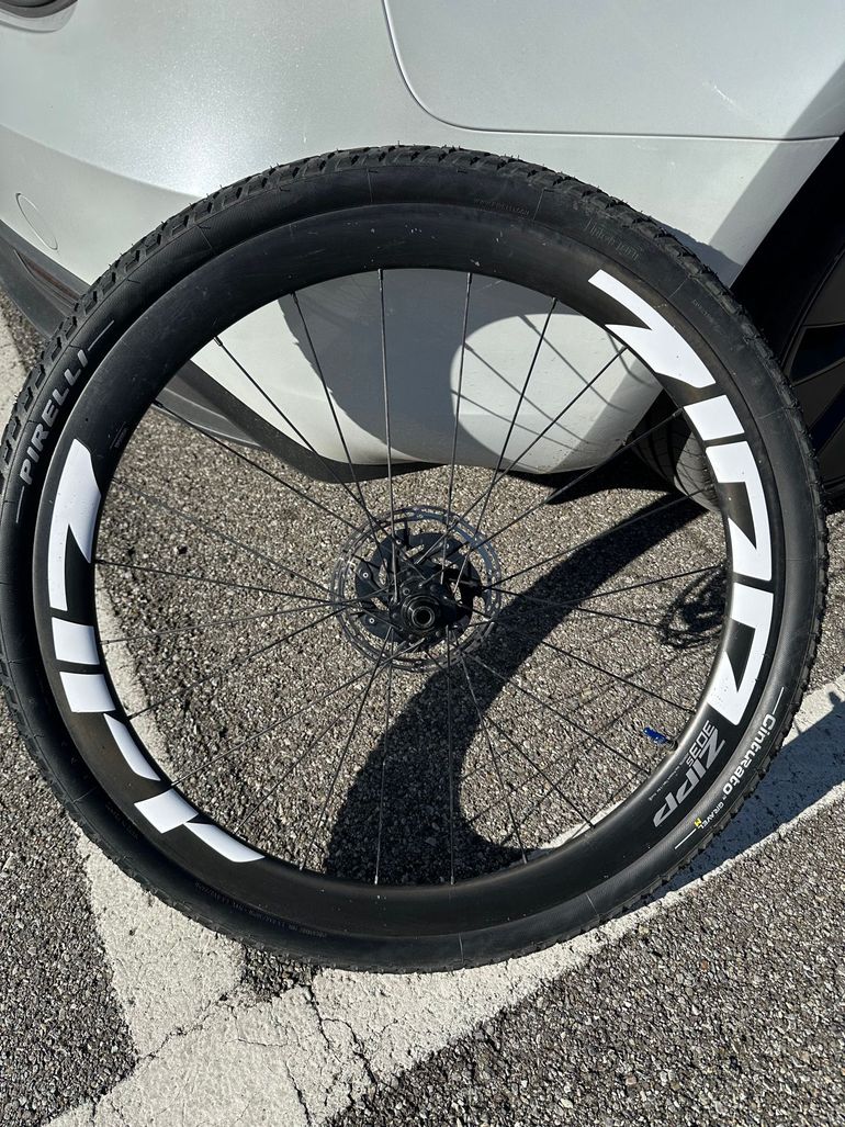 Used Zipp Zipp 303s 2023 bike — image 3 of 6