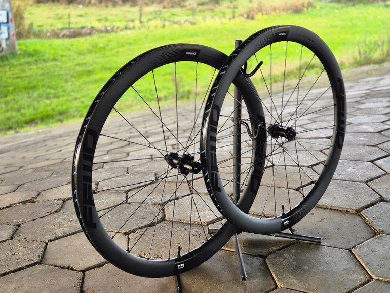 Käytetty fast forward FFWD Tyro 2.0 45mm Carbon Wheelset 2025 bike — kuva 2 / 5