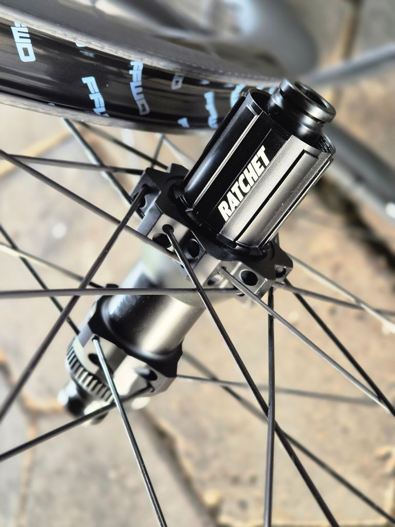 Käytetty fast forward FFWD Tyro 2.0 45mm Carbon Wheelset 2025 bike — kuva 5 / 5