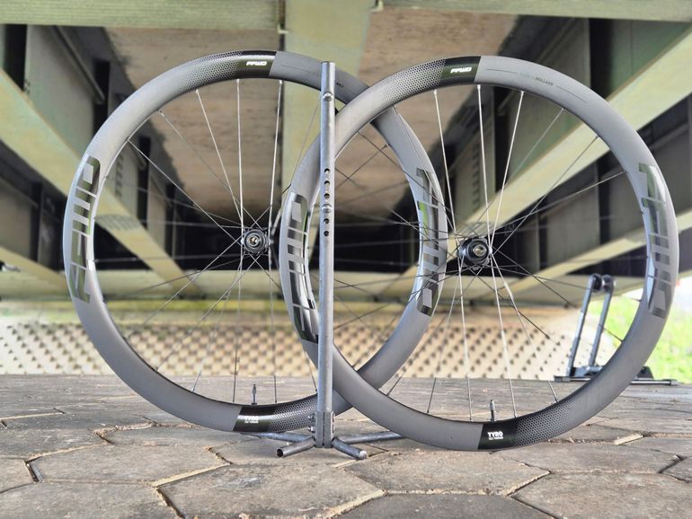 Käytetty fast forward FFWD Tyro 2.0 45mm Carbon Wheelset 2025 bike — kuva 4 / 5