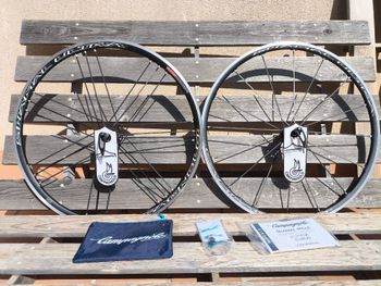 Used Campagnolo shamal ultra c17 bike — image 1 of 5