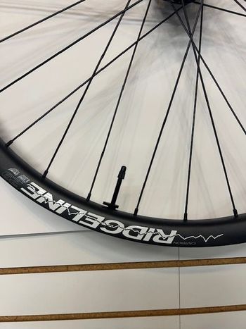 Used Boyd Ridgeline 29er Carbon Wheel Set bike — image 5 of 6