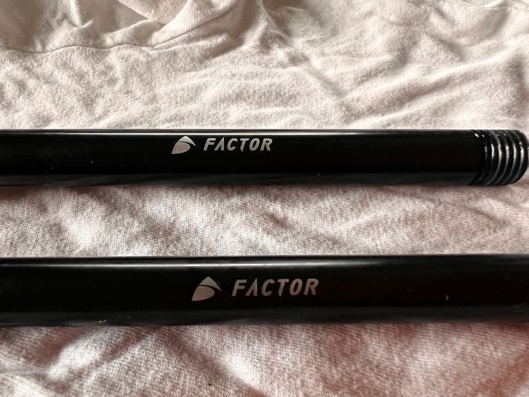 Used Factor sztywne osie thru axels 2023 bike — image 6 of 6