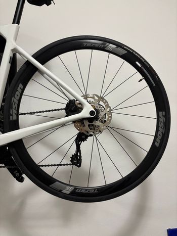 Used Vision Vision Team 35 Disc 2024 bike — image 2 of 6