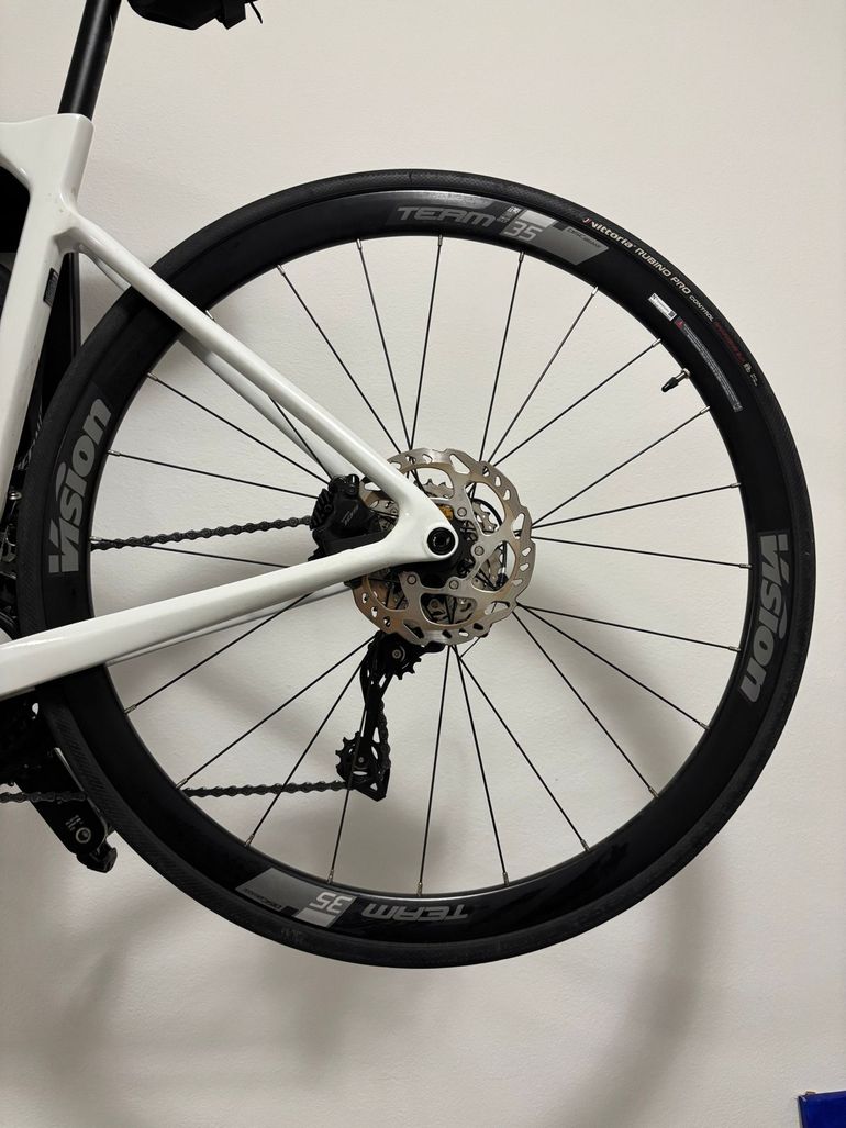 Used Vision Vision Team 35 Disc 2024 bike — image 2 of 6