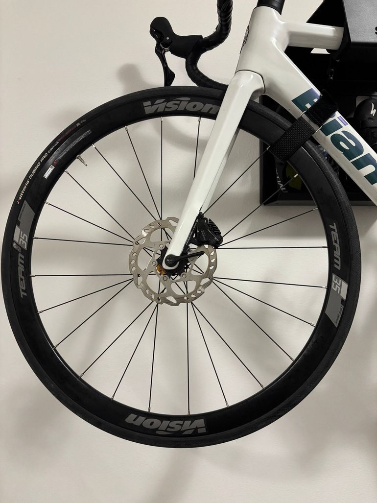 Used Vision Vision Team 35 Disc 2024 bike — image 1 of 6
