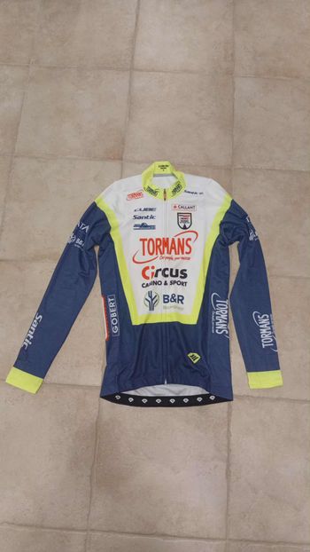 Used Santic Veste vélo mi saison neuve bike — image 1 of 3