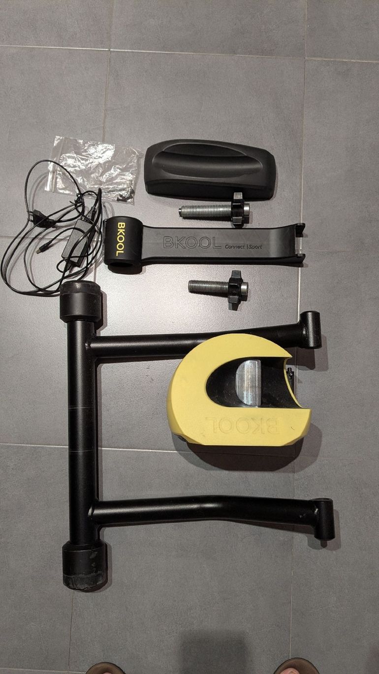 Used Bkool Rodillo  modelo smart pro 2 2022 bike — image 5 of 6
