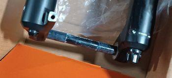 Used RockShox RockShox Lyrik Select RC 150mm 2022 bike — image 9 of 15