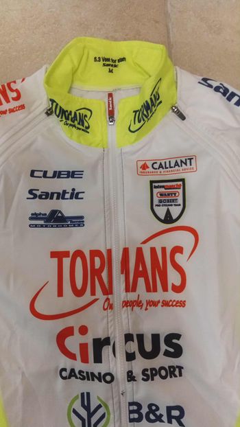 Used Santic Veste Neuf Pluie Mi Saison bike — image 3 of 4