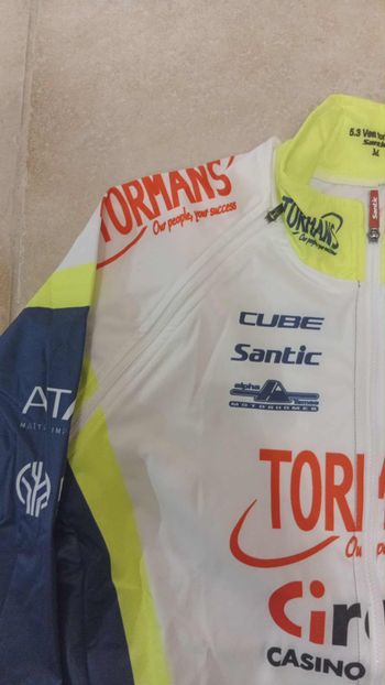 Used Santic Veste Neuf Pluie Mi Saison bike — image 2 of 4
