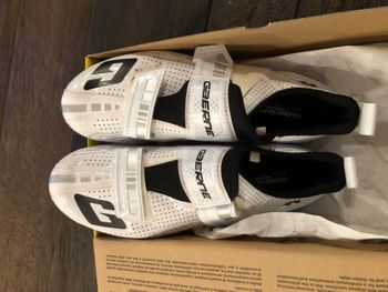 Gaerne, Rennradschuhe Size 42 Modell Weiße Ultralight Triathlon-Radschuhe mit Carbon-Platte, Gr. 42