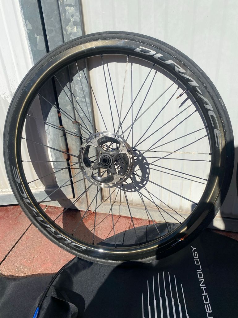 Used Shimano vendo ruote  durace basso profilo in carbonio, complete di pacco pignoni 11 velocità e dischi freno. 2022 bike — image 2 of 6