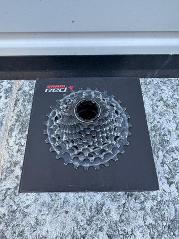 Sram Cassetta Force 12V 10-28. Usata poco per passaggio a 10-33 e conservata in garage. 2022 bike d'occasion