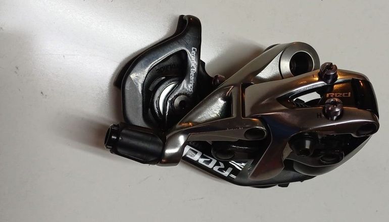 Dérailleur arrière Sram Force 22 2x11v chape courte gris/noir - Partie cycle vélo sur La Bécanerie