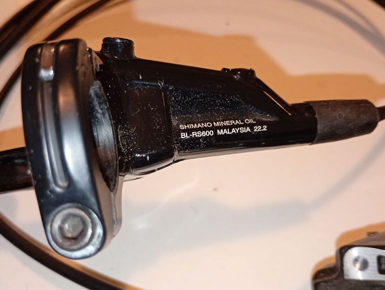 Used Shimano BL-RS600 + BR-RS405 - I-Spec II - Flat Mount - J-Kit - 2025 bike — image 2 of 9
