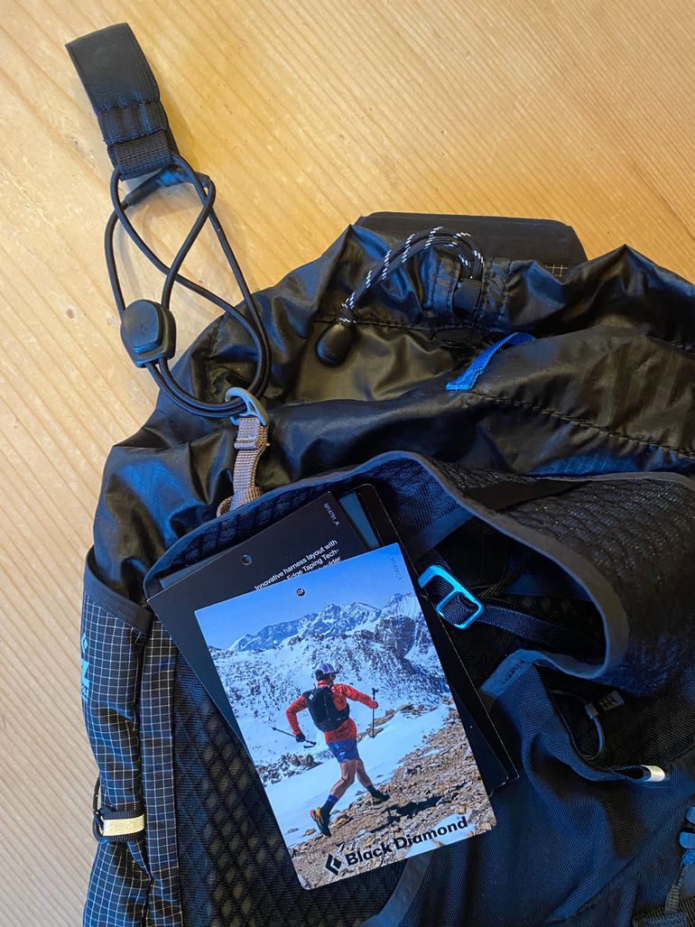 Used Black Diamond Black Diamond Distance 8L Hiking Pack 2025 bike — image 5 of 5