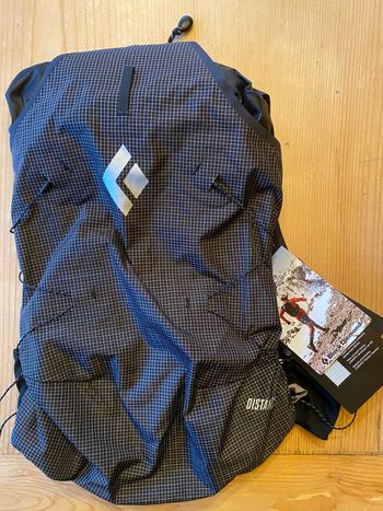 Used Black Diamond Black Diamond Distance 8L Hiking Pack 2025 bike
