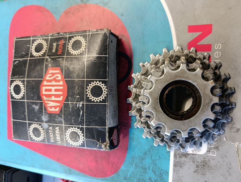 Używany Everest 7V 13/23 Drivetrain & Pedals