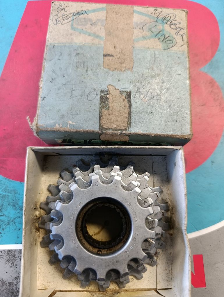 Used Regina cx 6v bike — image 1 of 3