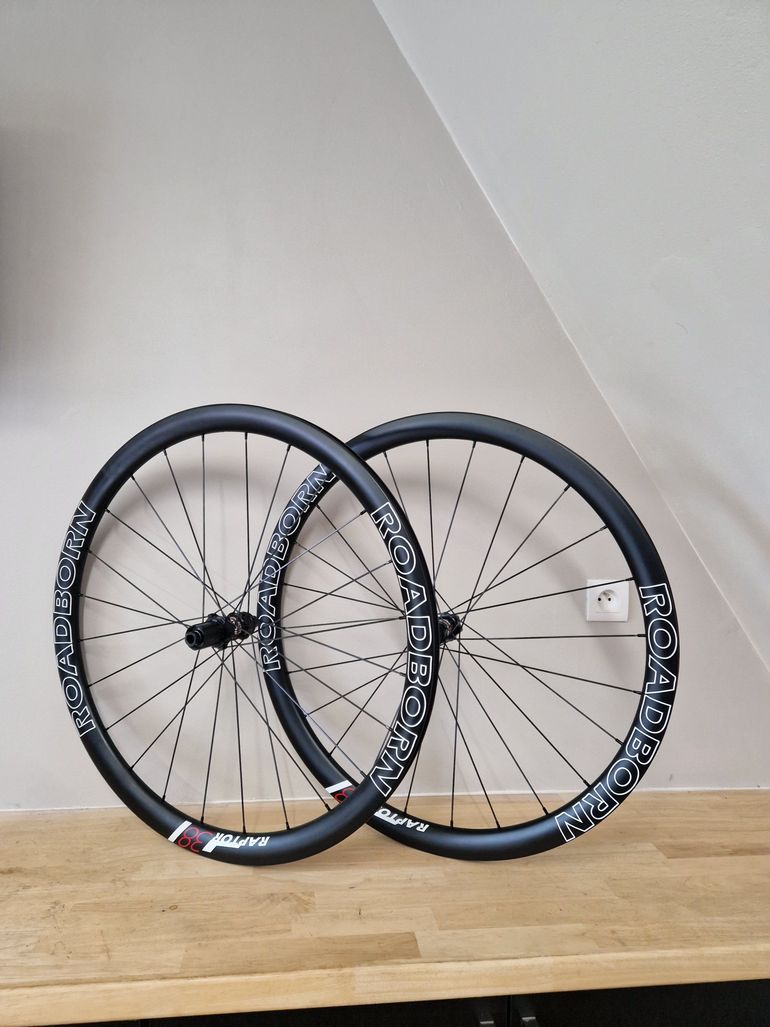 Used roadborn Raptor 38mm Wheelset 2023 bike — image 1 of 3